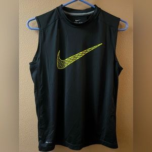 Nike Dri-fit big boy sz L